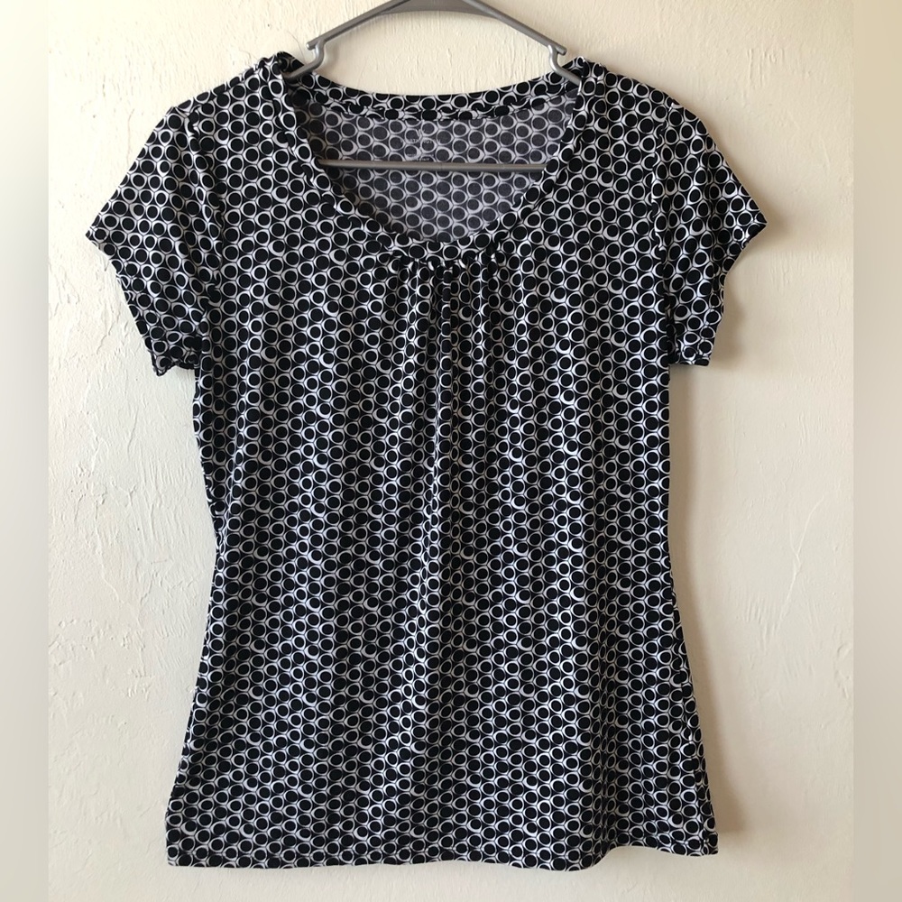 WORTHINGTON Womens Top Size Small Scoop Neckline Black & White Cap Sleeves New